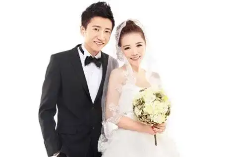 唐笑与老公唐笑2007《舞动奇迹》和谢天华搭档获得总冠军.