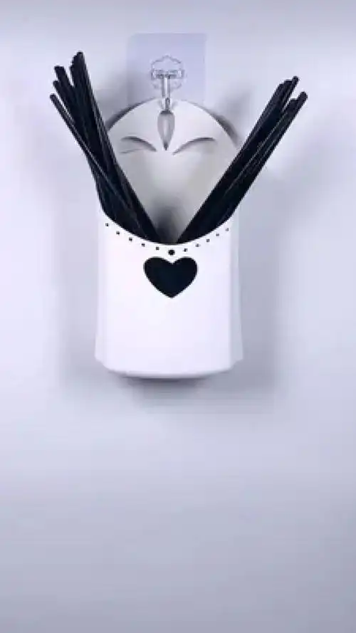 塑料瓶变废为宝做收纳盒#手工#废物利用#手工diy #不要的瓶子还能这样