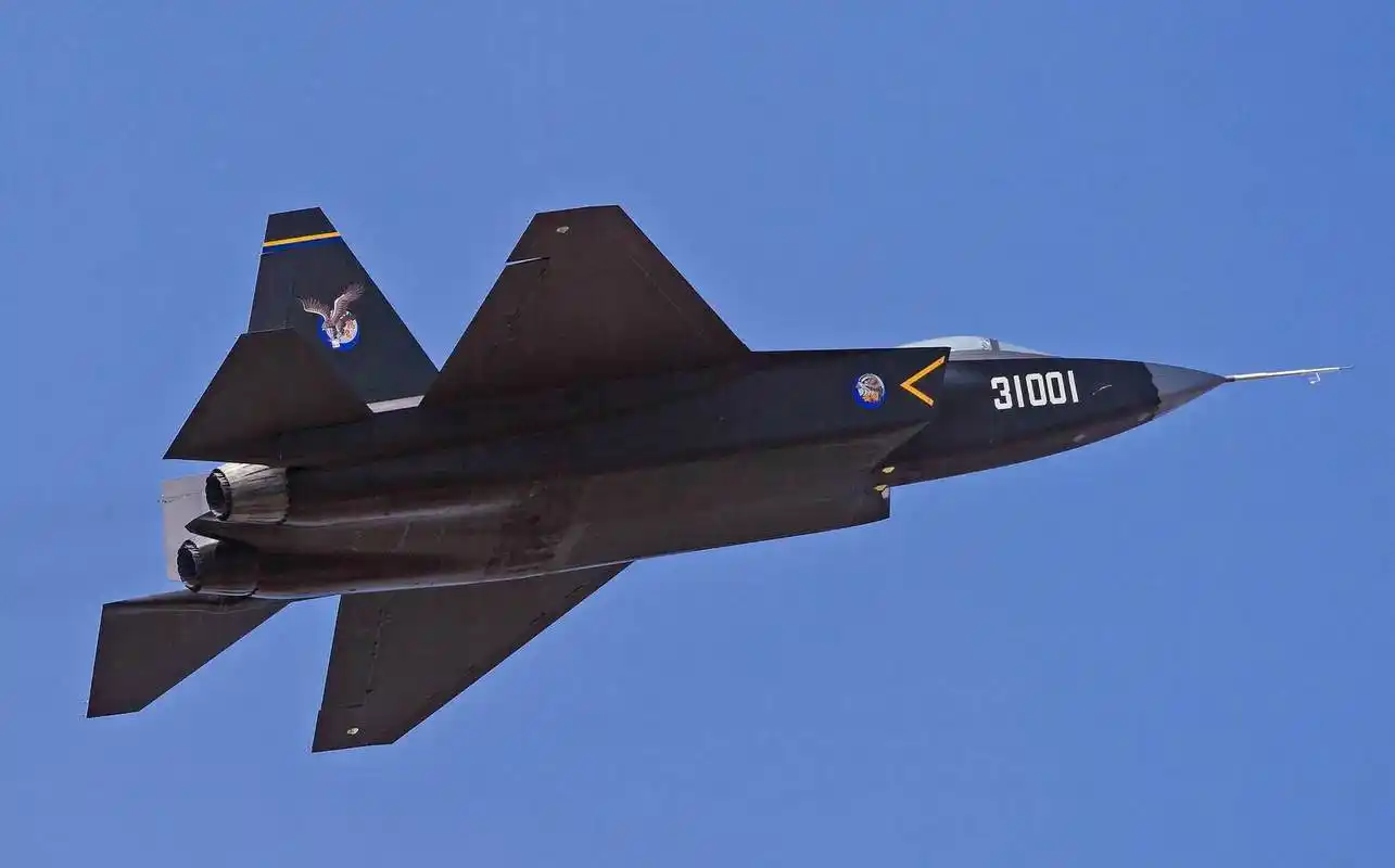 歼31取得新进展有望成为舰载机