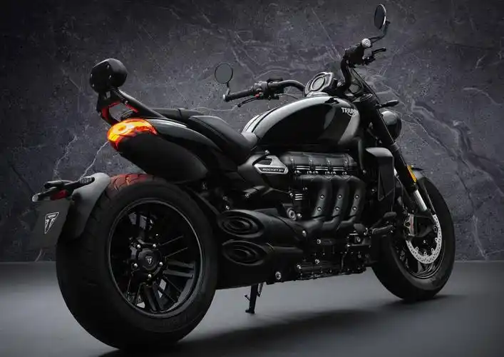 但也因为仅是黑版限量车缘故,所以针对部件