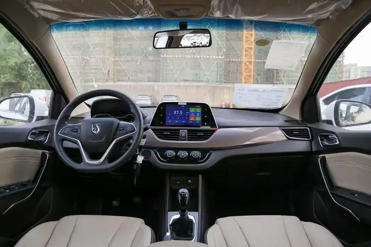 2017款 宝骏310w 1.5l 手动 时尚型 国vi内饰