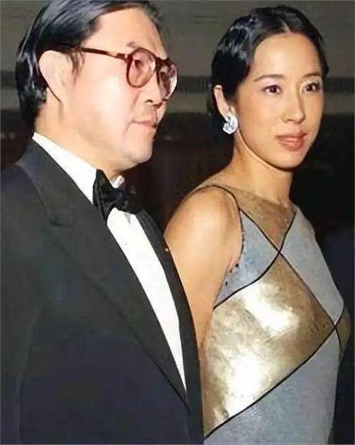 朱玲玲嫁罗康瑞被分手,这次低调再次回霍家,霍震霆