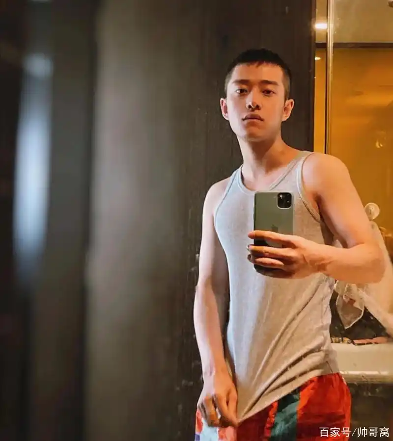 大一同学体育生,校园里的小鲜肉男孩,阳光帅气可爱坏坏的