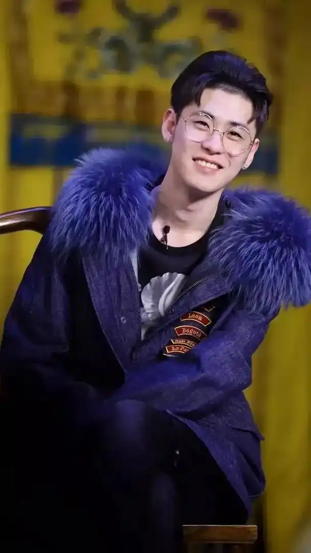 一人血书求老张头把眼镜焊在脸上000000#张云雷 #德云社 - 抖音