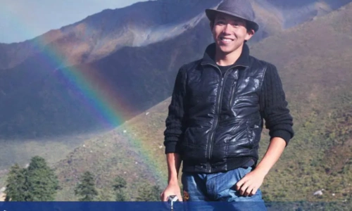 老板:扫地擦玻璃布置会场的活都干,干得很开心