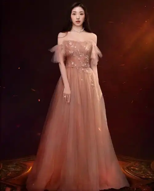 张含韵粉色纱裙
