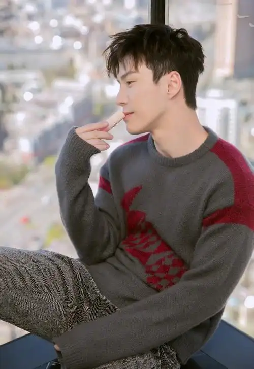 王冠逸都市时尚风帅气图片,明星,帅气,时尚,演员,帅哥,大陆男明星