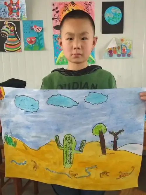 前海幼儿园艺术绘画作品《沙漠之洲》