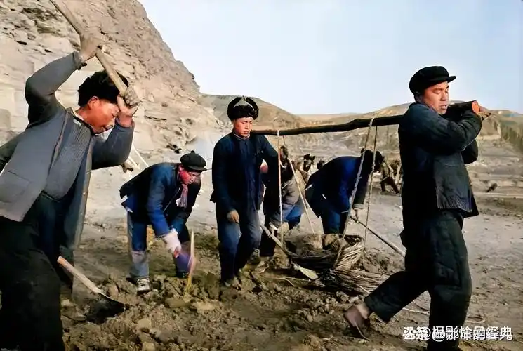 上世纪60年代老照片真实的记录下了平民百姓们的日常生活场景