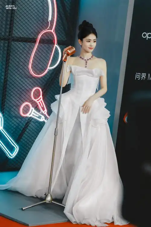 白鹿 公主白梦妍