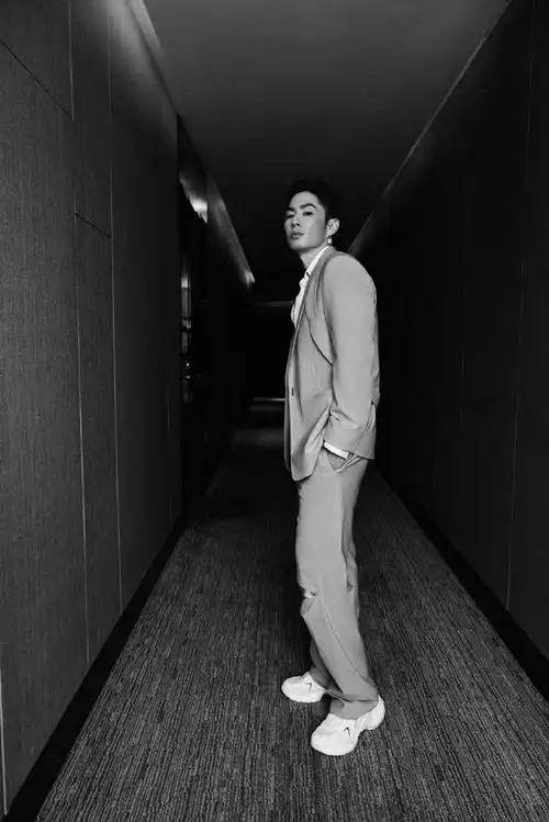 van ness吴建豪刚刚在微博上发布昨日活动照片.