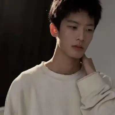 2021微信流行真人男生头像图片