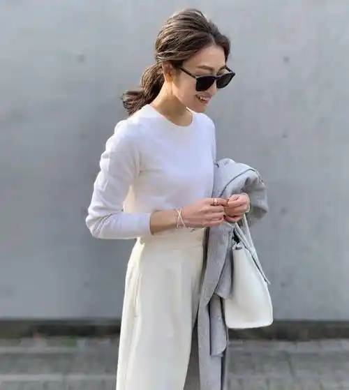 穿出风格才是高手,日本时尚博主的"轻盈穿搭术",轻松一穿就赢_衬衫