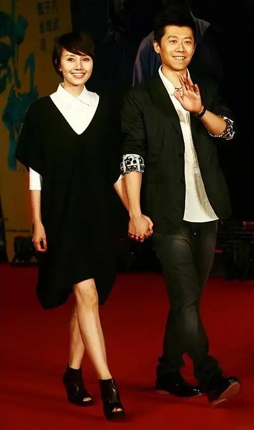 回顾明星夫妻保鲜秘诀:夏雨捧老婆,辛柏青主动认错,鲍蕾靠夸