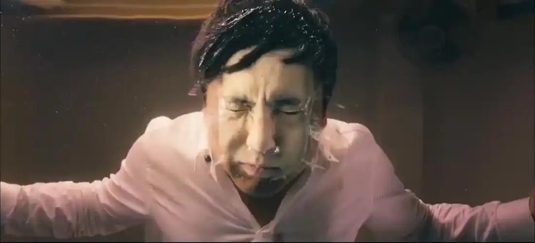 夏洛特烦恼沈腾自认为醒不过来便开始烧书烧教室了