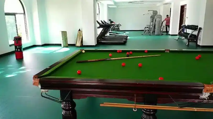 绿色荔枝纹pvc塑胶弹性羽毛球场地 室内pvc4.5mm厚荔枝纹绿