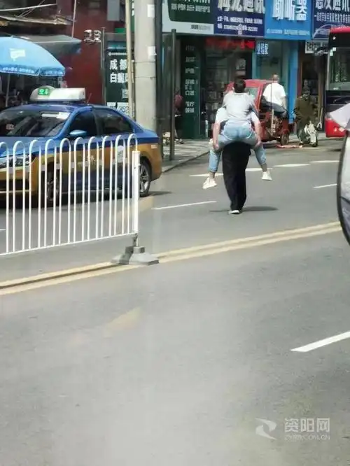 资阳网讯(陈春) 5月22日,一篇题为《给公交车司机点赞》文图在网络上