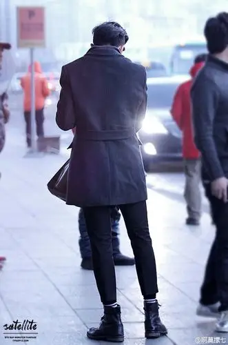 防弹少年团这时代的背影杀手金南俊看一眼就无法自拔图文