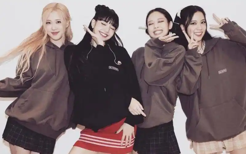 金智秀安普贤恋情公开,blackpink疑全员恋爱中,粉墨人手一个姐夫