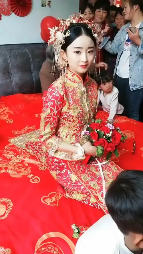 新娘是真的漂亮路过送个祝福沾喜气咯结婚农村结婚最美新娘