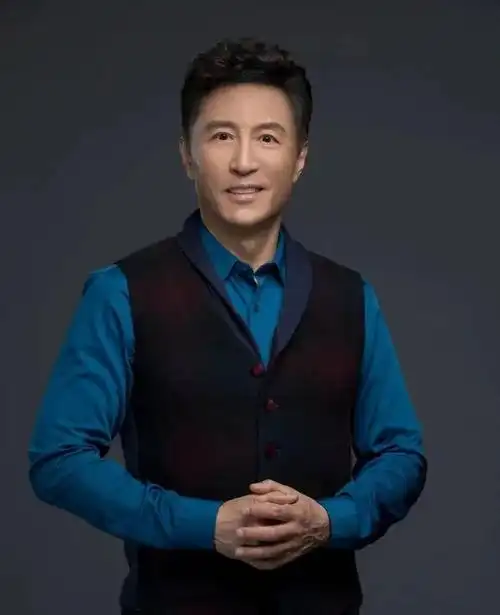 著名演员王洛勇到我县采风