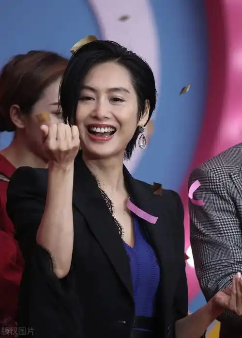 盘点香港娱乐圈内十大漂亮星妈:洪欣,朱茵,李嘉欣上榜_电影_陈法拉