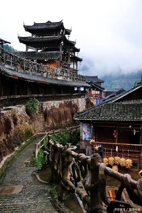 青木川古镇是一座充满历史韵味的古镇,这里既有丰富的自然风光,又有