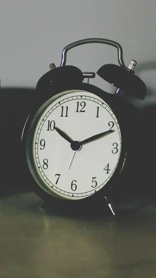 iphone 壁纸 闹钟,杯子,桌子