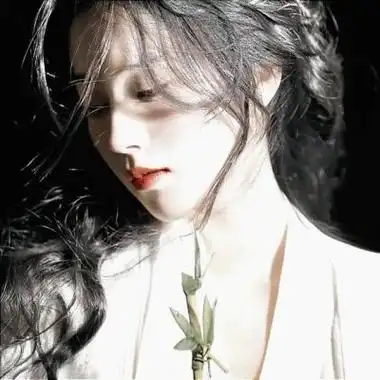 清冷很有气质的的温柔女生头像