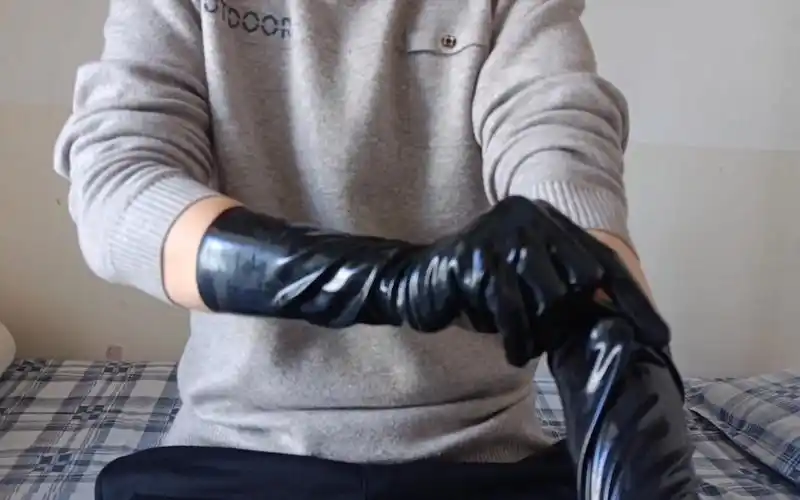 晴晗家latex乳胶短款手套男生试戴后半部分会有较多揉搓展示可酌情