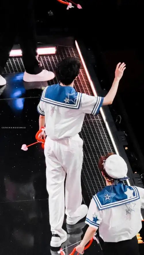 腿有辣么长!#马嘉祺压轴放狠话