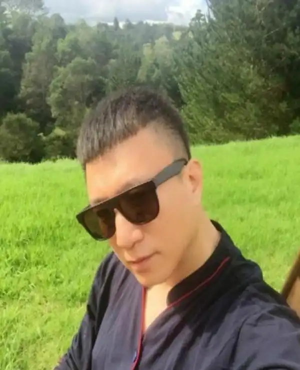 孙红雷"墨镜杀"各种款式,轻松驾驭,网友:不愧是"颜王"!