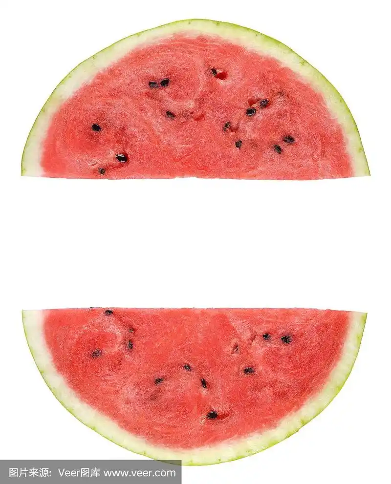 白色背景上孤立的西瓜片.半个西瓜