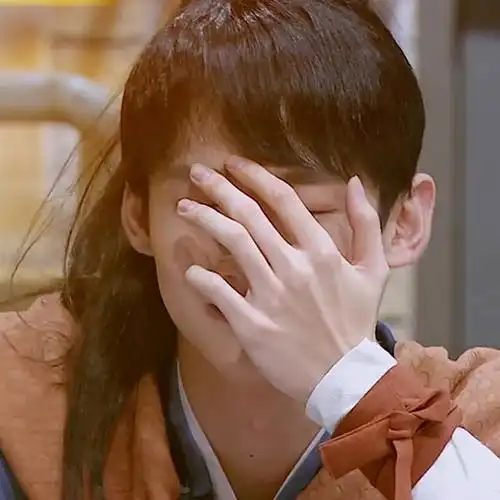 白敬亭的手好好看啊又细又长还很白手控满足评论区有补图