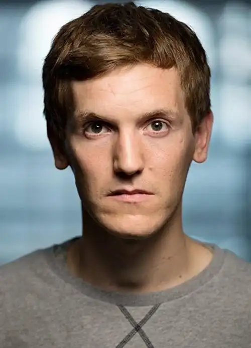 p>埃利奥特·克罗赛特·霍夫(elliott crosset hove),丹麦男演员