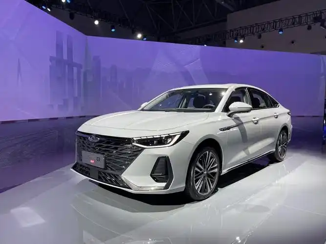 全新奇瑞艾瑞泽8 2.0t高能版正式上市 引领动力与科技的融合