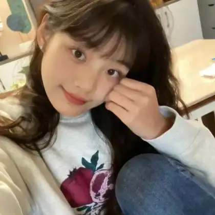 自拍 高清少女感好看的单人闺蜜优质真人头像图片_闺蜜姐妹女生头像