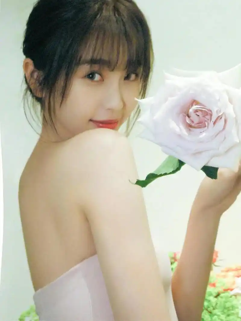 最喜欢的几张温柔欣欣照片.#虞书欣 #颜值  - 抖音