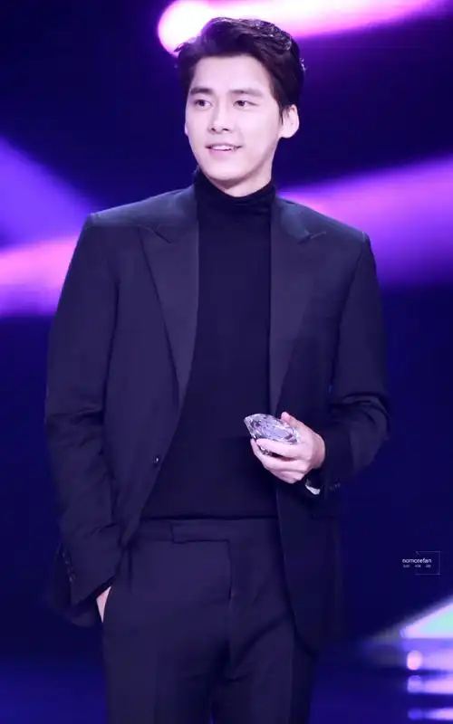 挑战每天按相册顺序发一张李易峰的照片##园园不断