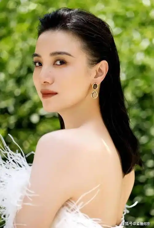 饱满性感韵味十足!宋佳写真赏