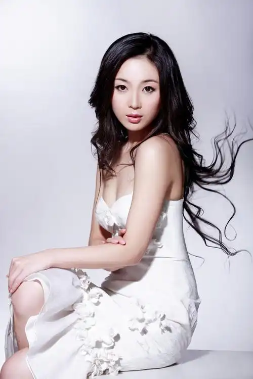 漂亮美眉〗简约优雅——章雯淇 - 知秋一叶 - 知秋一叶的博客