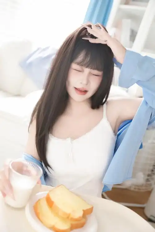 清纯可爱甜美小姐姐,不好意思,这是顾茜茜吗?