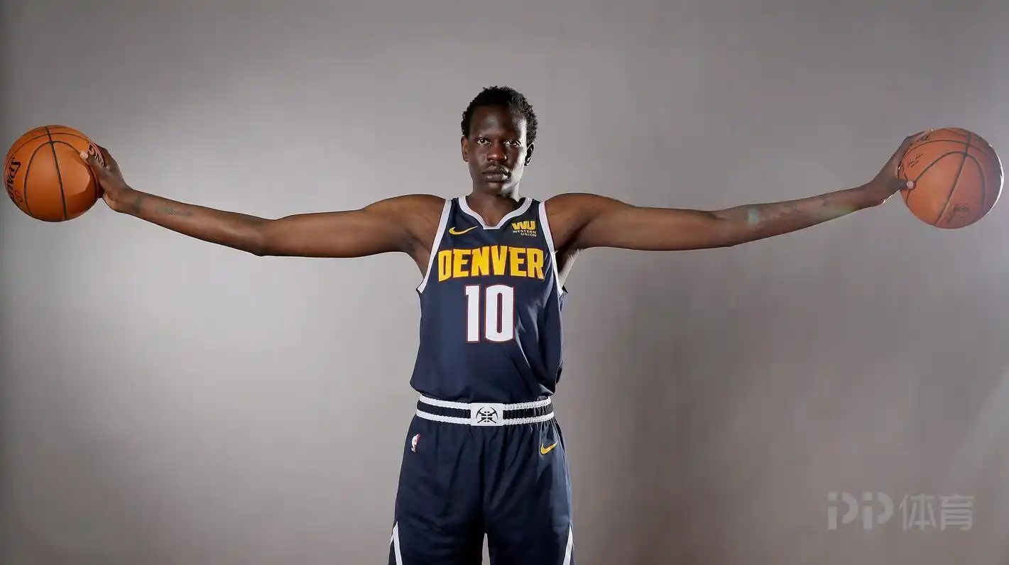 根据之前的报道,掘金将把波尔-波尔的双向合同转为nba常规合同.