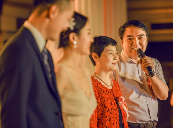 婚礼男方父亲精彩讲话-薇晴结婚网