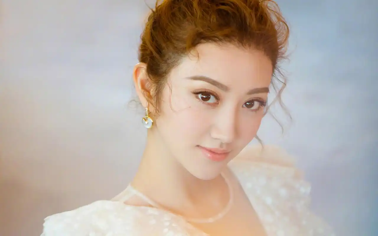 美女明星景甜桌面壁纸