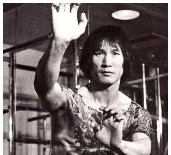 拳王陈惠敏吐槽成龙像杂技甄子丹不行功夫巨星只能是他一人