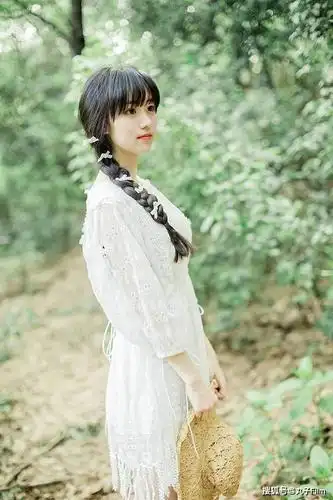 性感美女时尚写真麻花辫森系少女清新脱俗清纯甜美可爱迷人