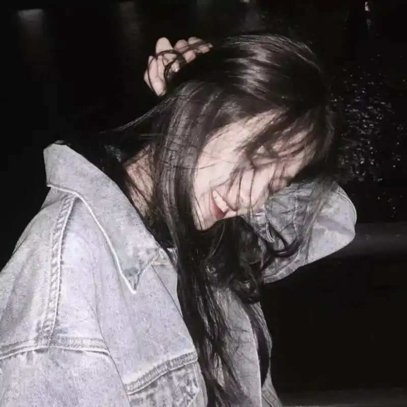 ins酷帅女生头像面子给多了狗也会把自己当狮子