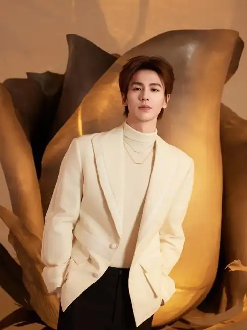 赵露思的微博@虞书欣esther@田曦薇@张凌赫z@张晚意@时代少年团-宋