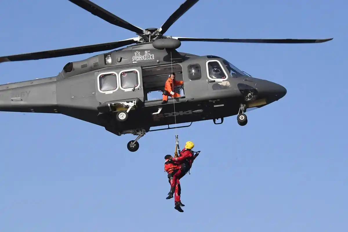 突发险情"徐汇区开展综合救援演练